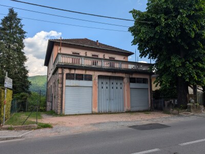 CUASSO AL MONTE, CASA INDIPENDENTE CON AMPIA AUTORIMESSA-1