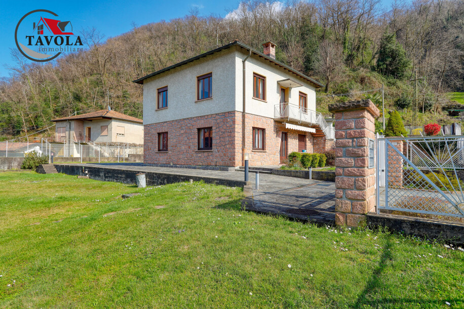 PORTO CERESIO, CASA BIFAMILIARE-1