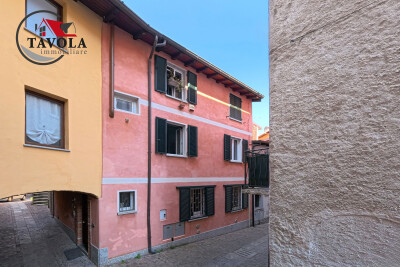 PORTO CERESIO, PORZIONE DI CASA TERRA-CIELO