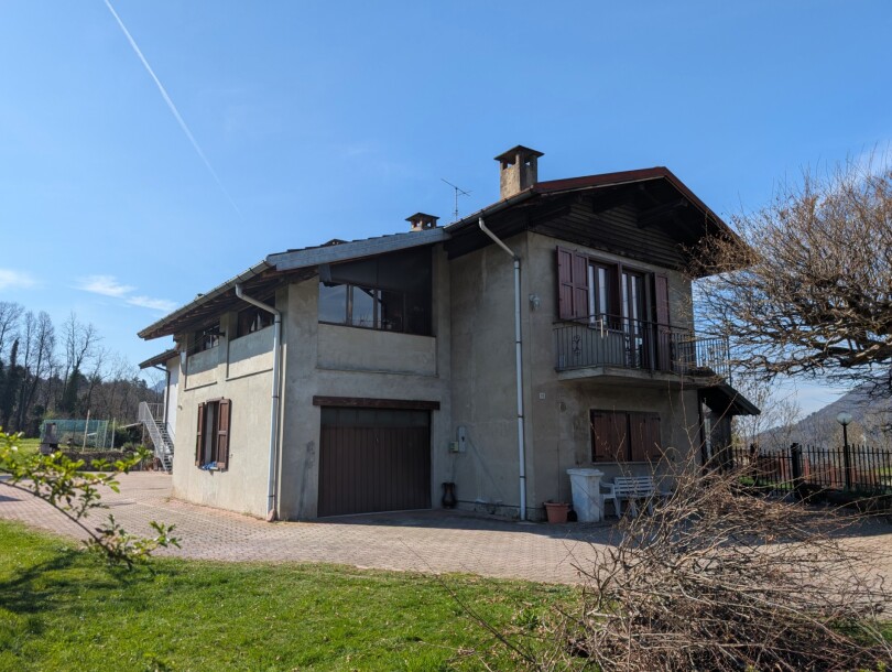 CUNARDO, CONTESTO BIFAMILIARE CON GIARDINO-1