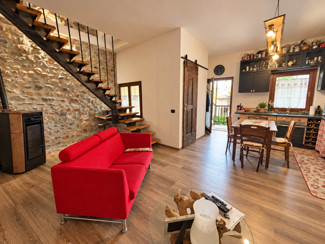 CUASSO AL MONTE, PORZIONE DI CASA RISTRUTTURATA-1