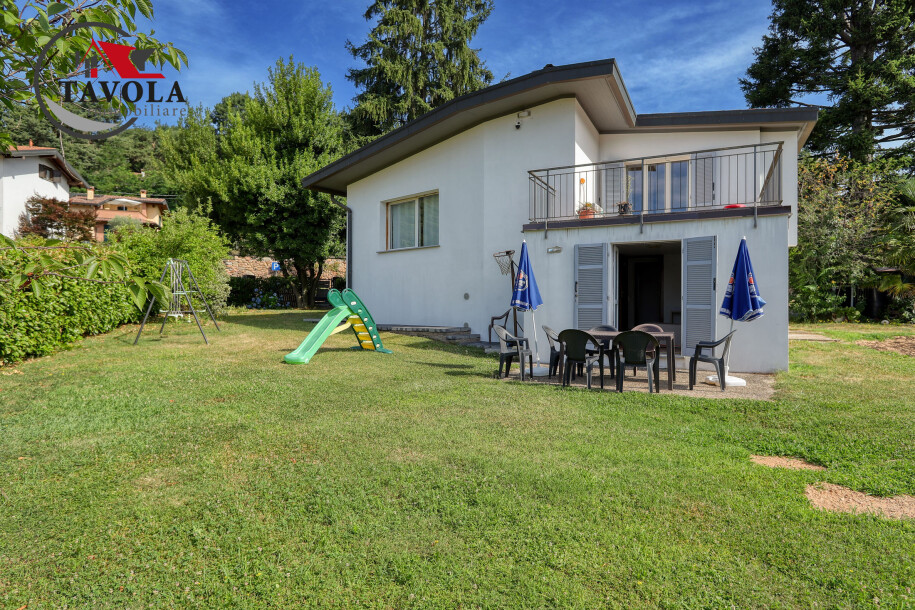 CUASSO AL PIANO, VILLETTA CON GIARDINO-1