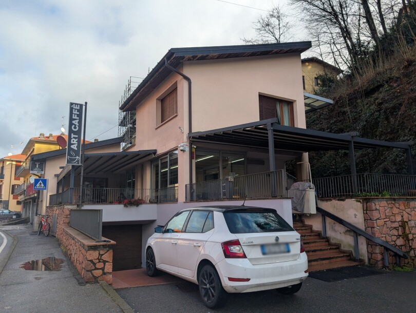 PORTO CERESIO, LOCALI AD USO COMMERCIALE-1