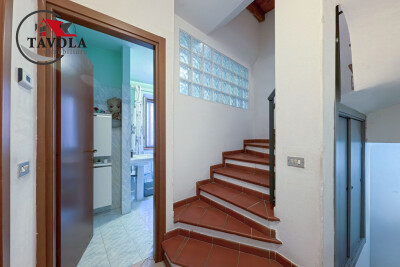 PORTO CERESIO, PORZIONE DI CASA TERRA-CIELO
