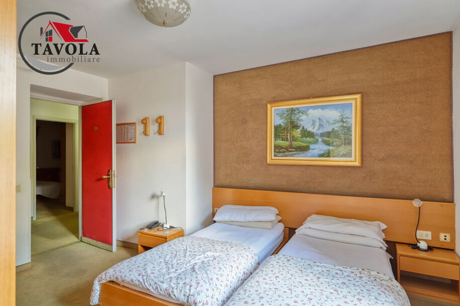 CUASSO AL MONTE, EX HOTEL ALPINO-10