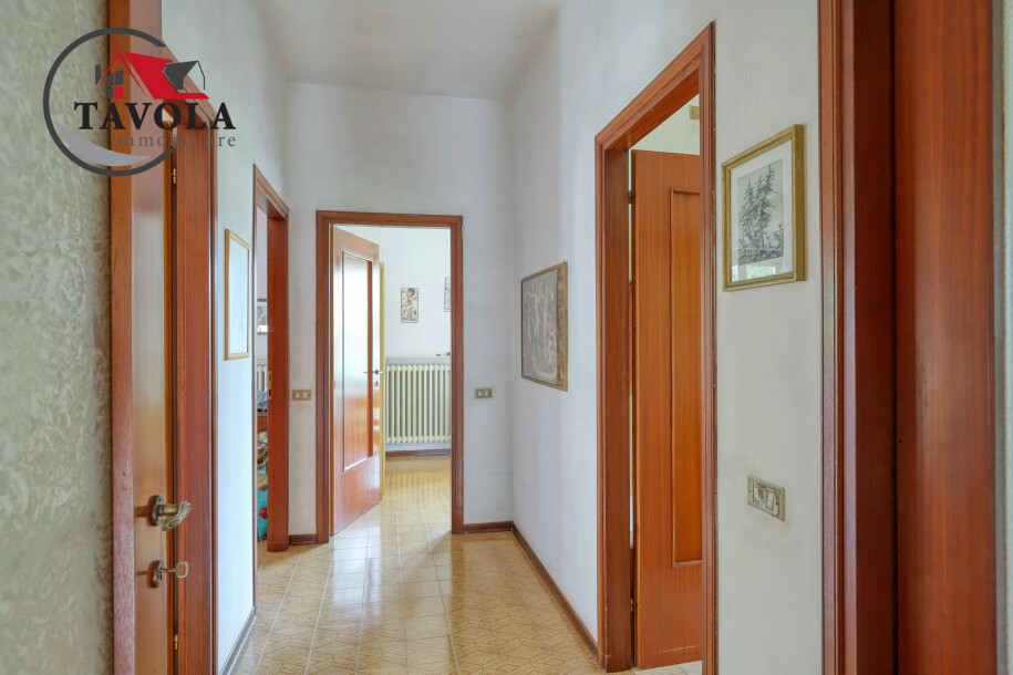 ARCISATE, VILLA CON GIARDINO-10