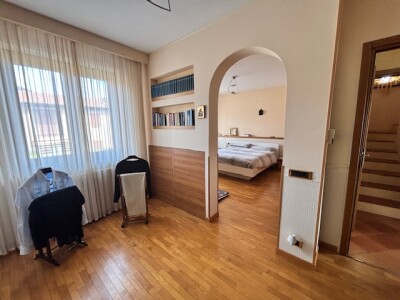 ARCISATE, VILLA A SCHIERA DI TESTA CON GIARDINO-15