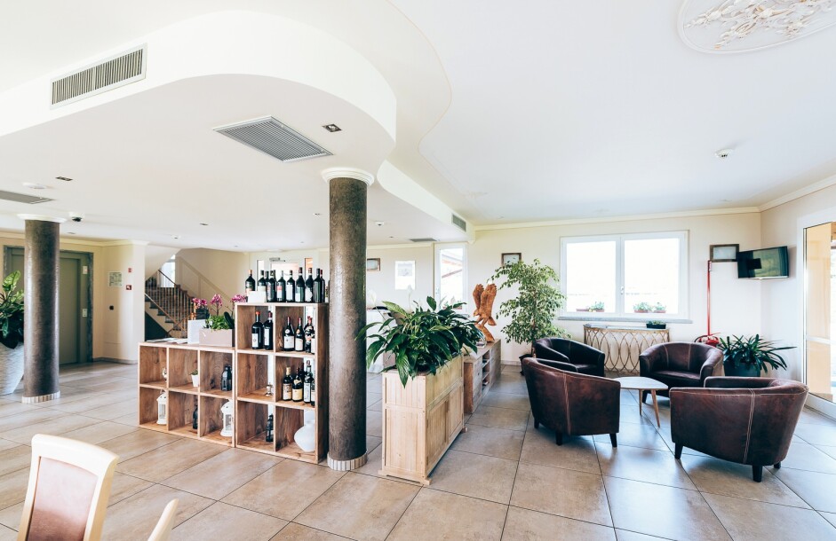 ARCISATE, VELMAIO, STRUTTURA AGRITURISTICA-ALBERGHIERA-12