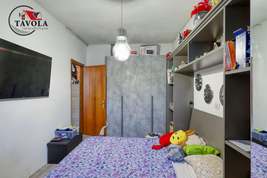 COCQUIO TREVISAGO, CALDANA, APPARTAMENTO CON TERRAZZO E BOX-12