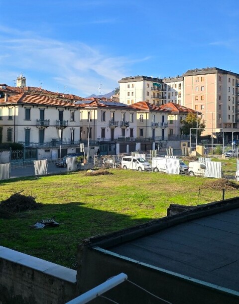 VARESE, AMPIO TRILOCALE CON TERRAZZA-15