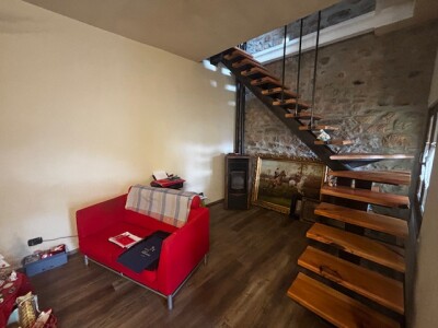 CUASSO AL MONTE, PORZIONE DI CASA RISTRUTTURATA