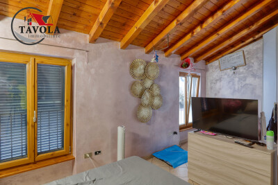 PORTO CERESIO, PORZIONE DI CASA TERRA-CIELO