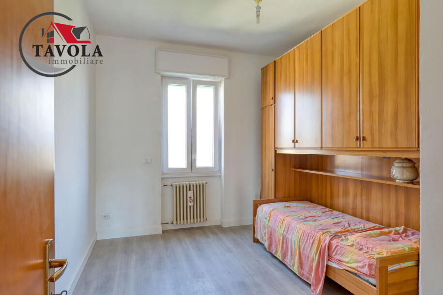 ARCISATE, TRILOCALE RISTRUTTURATO CON BOX E GIARDINO PRIVATO-17