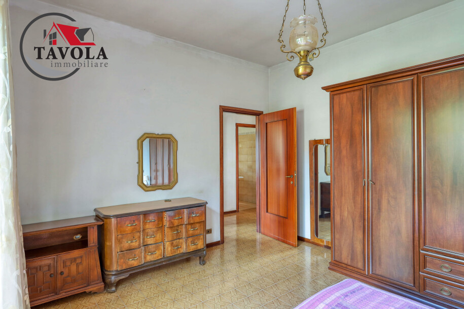 ARCISATE, VILLA CON GIARDINO-13