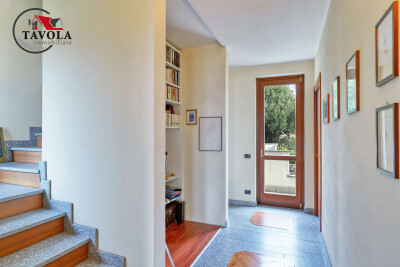 LUINO, PORZIONE DI VILLA BIFAMILIARE