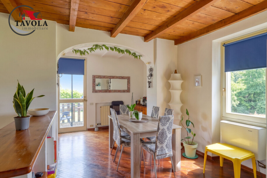 PORZIONE DI CASA LIBERA SU TRE LATI CON GIARDINO-14