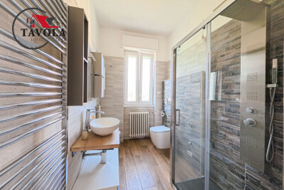 ARCISATE, TRILOCALE RISTRUTTURATO CON BOX E GIARDINO PRIVATO-18