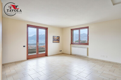 LUINO, PORZIONE DI VILLA BIFAMILIARE