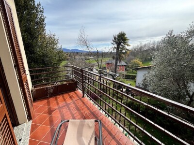 ARCISATE, VILLA A SCHIERA DI TESTA CON GIARDINO-19