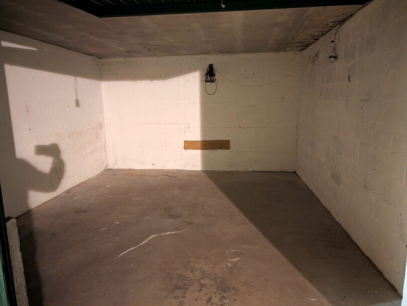 VARESE, VIALE BORRI, MONOLOCALE CON BOX-16