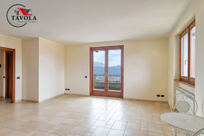 LUINO, PORZIONE DI VILLA BIFAMILIARE