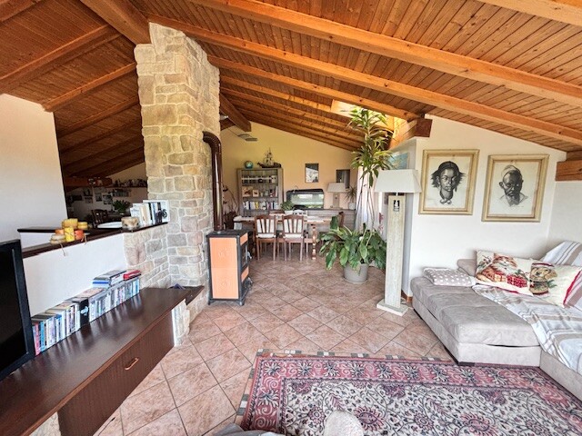 ARCISATE, VILLA A SCHIERA DI TESTA CON GIARDINO-21