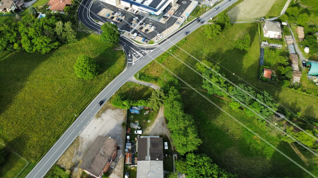 CUVEGLIO, CAPANNONE INDUSTRIALE CON PIAZZALE:-16