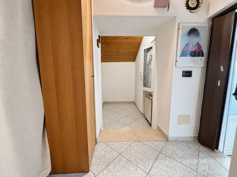 INDUNO OLONA, PORZIONE TERRACIELO CON BOX E LOCALE SGOMBERO-16