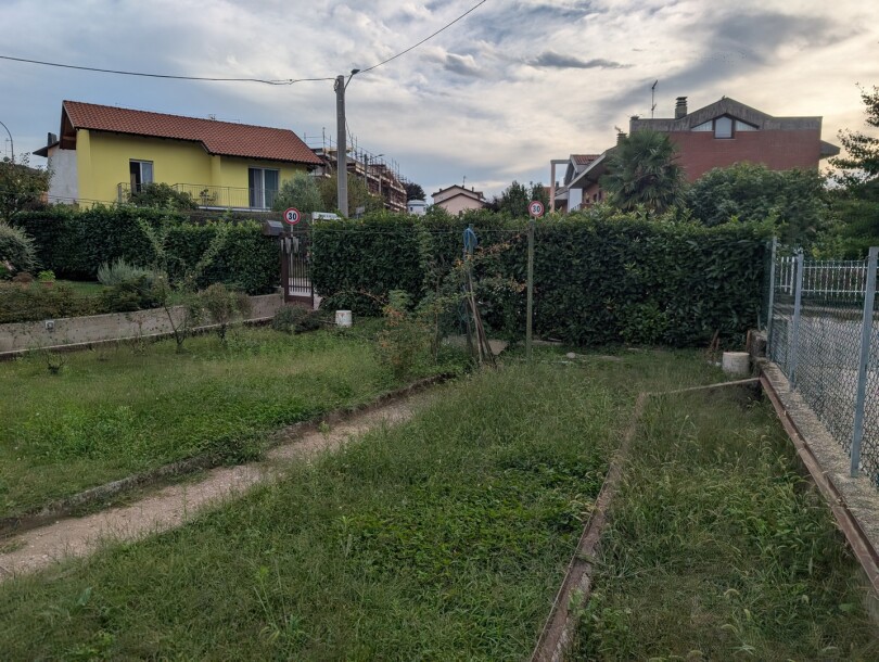 ARCISATE, TRILOCALE CON BOX E GIARDINO-17