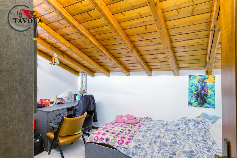 COCQUIO TREVISAGO, CALDANA, APPARTAMENTO CON TERRAZZO E BOX-18