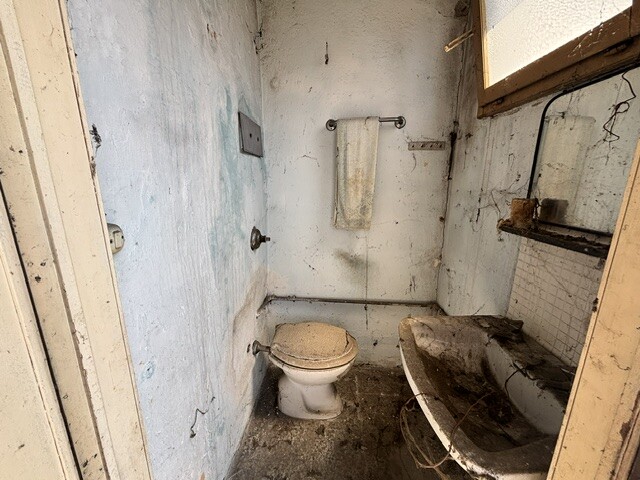 BRENTA, PORZIONE DI CASA TERRA CIELO DA RISTRUTTURARE-18