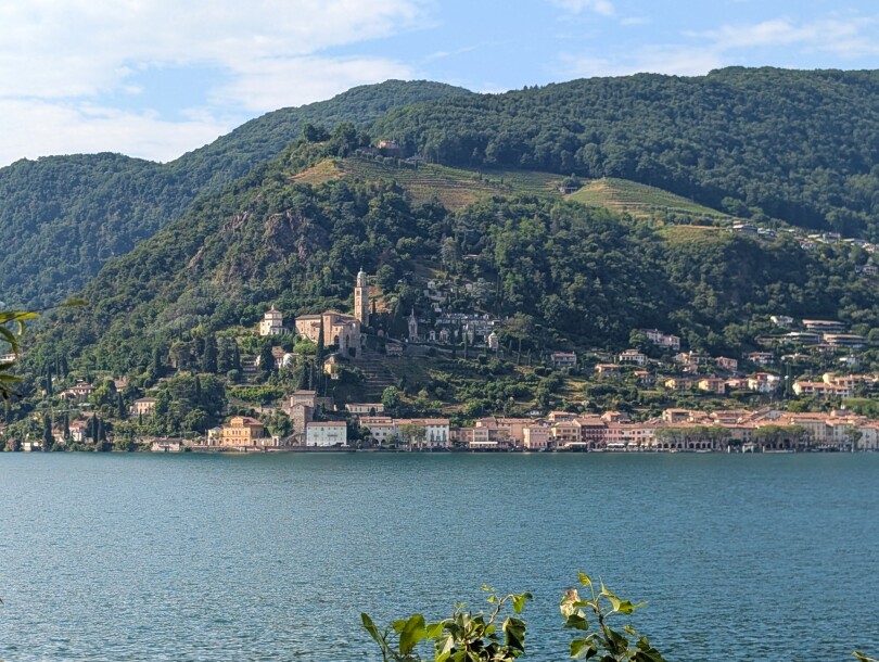 PORTO CERESIO, CASA INDIPENDENTE SUL LAGO-19