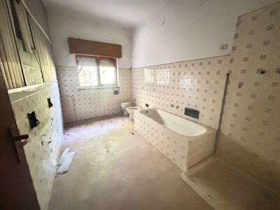VILLA SINGOLA CON DEPANDANCE
