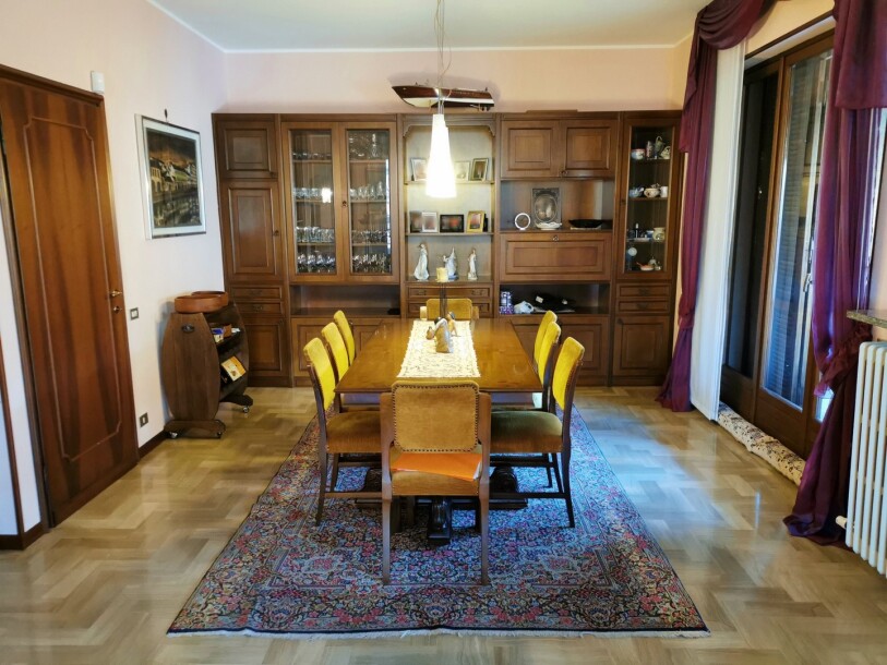 ARCISATE, SIGNORILE VILLA BIFAMILIARE-19