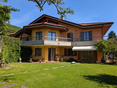 CUASSO AL PIANO, SIGNORILE VILLA CON PARCO-2