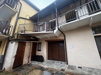 CUASSO AL MONTE, PORZIONE DI CASA RISTRUTTURATA