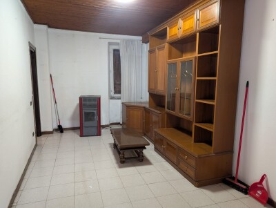 INDUNO OLONA, TRILOCALE IN CORTE CON BOX-2