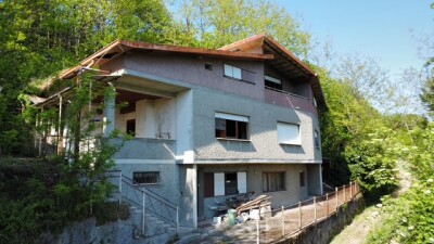 VILLA SINGOLA DA RISTRUTTURARE