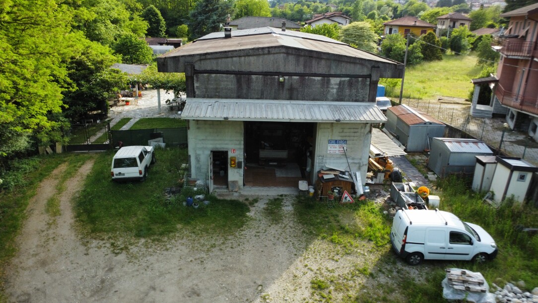 CUVEGLIO, CAPANNONE INDUSTRIALE CON PIAZZALE:-2