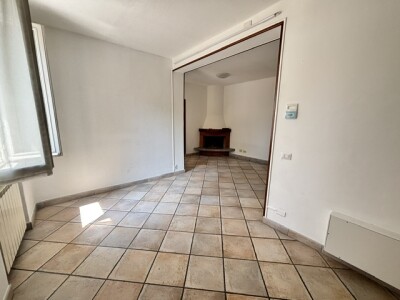 ARCISATE, VILLA BIFAMILIARE