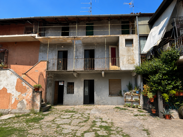 BRENTA, PORZIONE DI CASA TERRA CIELO DA RISTRUTTURARE-2