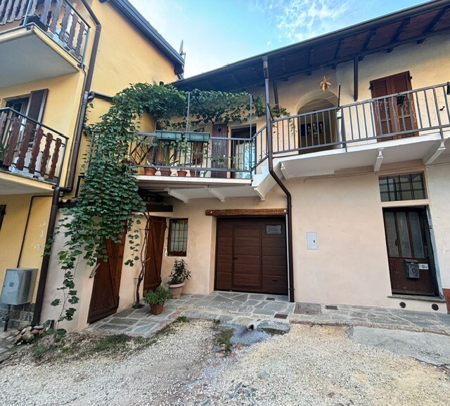 CUASSO AL MONTE, PORZIONE DI CASA RISTRUTTURATA-2