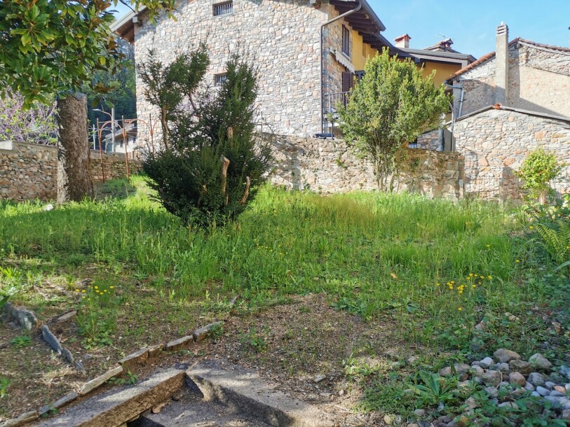 CUASSO AL MONTE, BORGNANA, TERRATETTO CON GIARDINO-2