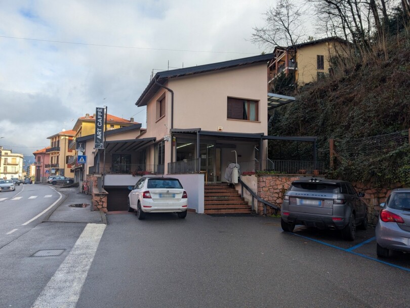 PORTO CERESIO, LOCALI AD USO COMMERCIALE-2