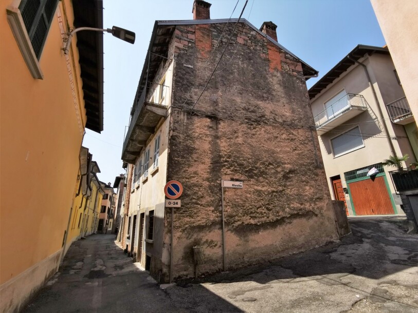CAVAGNANO, PORZIONE DI CASA CON ACCESSORI-20