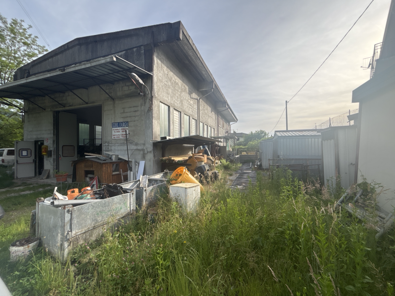 CUVEGLIO, CAPANNONE INDUSTRIALE CON PIAZZALE:-20