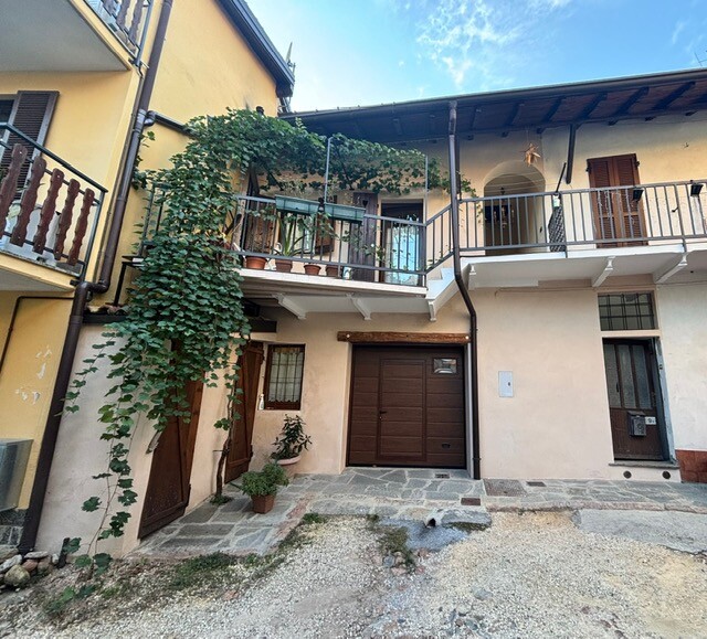 CUASSO AL MONTE, PORZIONE DI CASA RISTRUTTURATA-21