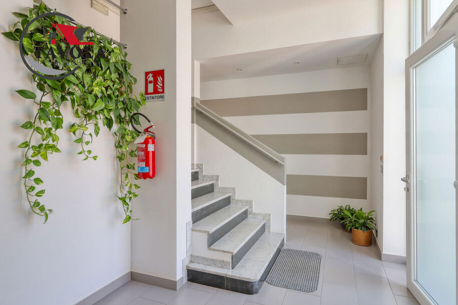 BISUSCHIO, TRILOCALE CON ACCESSORI-20