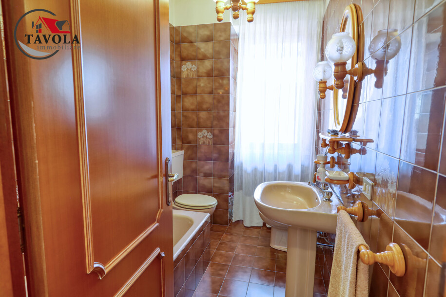CUASSO AL MONTE, CAVAGNANO, TERRATETTO CON ACCESSORI-22