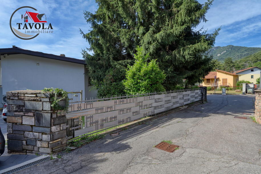 CUASSO AL PIANO, VILLETTA CON GIARDINO-25